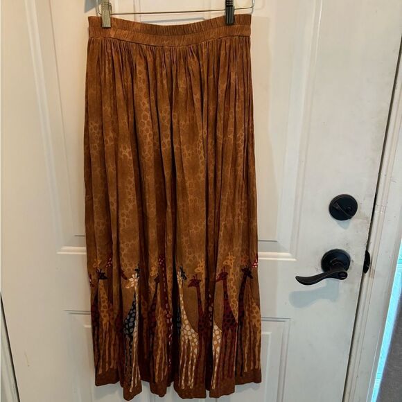 Brown Pleated Maxi Skirt with Giraffe Print - Picture 6 of 6